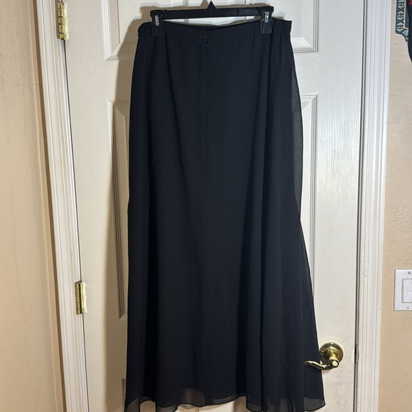 Draper’s and Damon’s Black‎ with Sheer Overlay Tea-Length A-Line Georgette Skirt - Picture 5 of 8